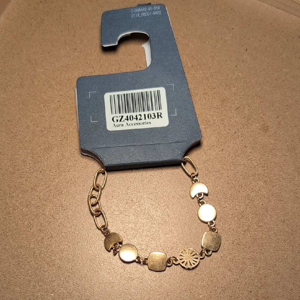 Universal Thread chic gold